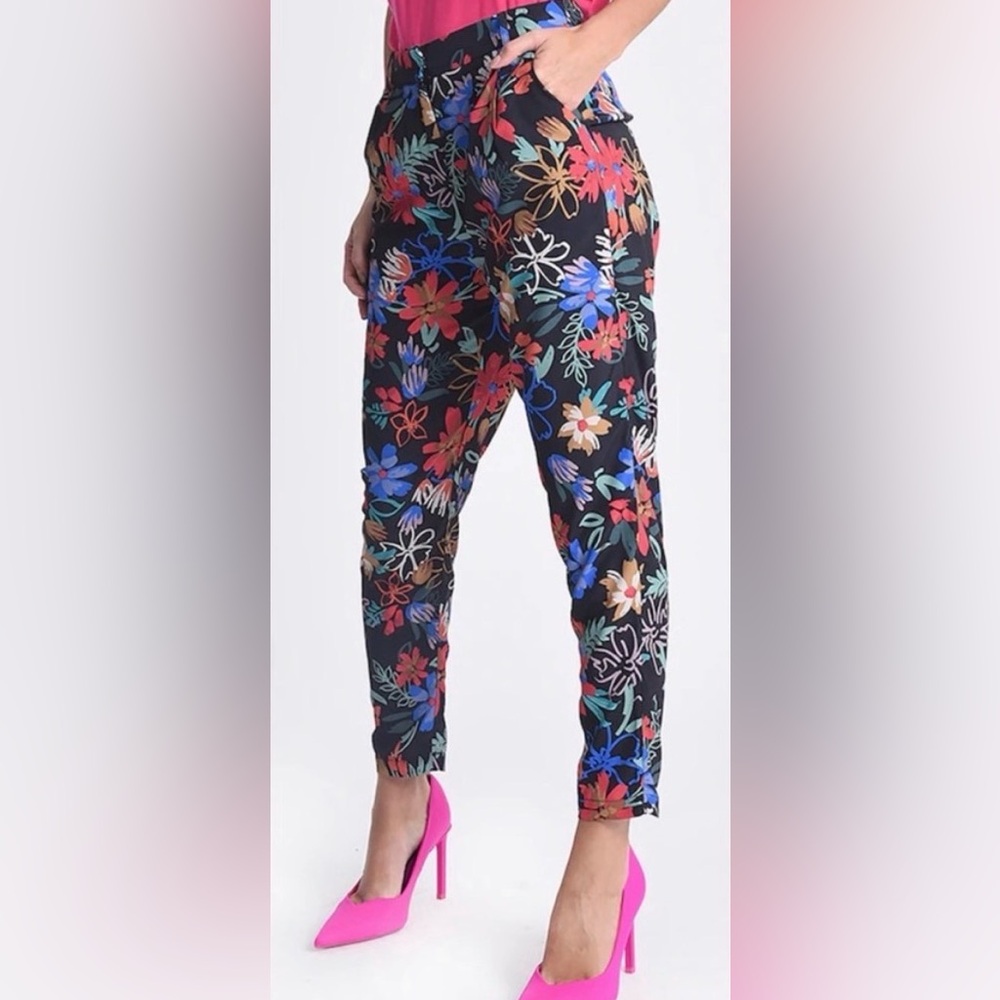 🍁SOLD🍁
Molly Bracken Pants Floral Print Flower Power Boho Hippy Chic Vibrant